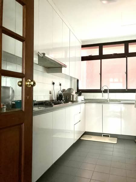 Leonie Gardens, 25 Leonie Hill, 3 Bedrooms, 1,733 sqft, Condominium For Rent, by Yuen Foong Ee, 24901000 - Kitchen - PropertyGuru.com.sg