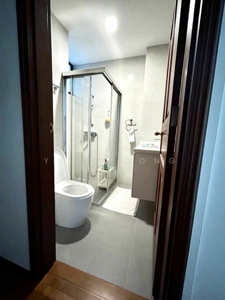Leonie Gardens, 25 Leonie Hill, 3 Bedrooms, 1,733 sqft, Condominium For Rent, by Yuen Foong Ee, 24901000 - Guest Bathroom 1 - PropertyGuru.com.sg