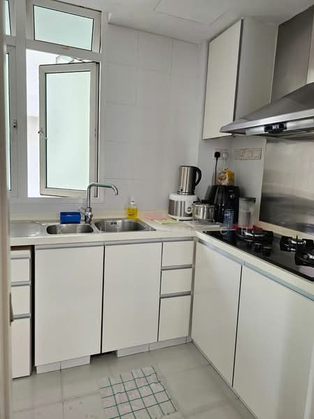 Monterey Park Condominium, 21 West Coast Rise, 4 Bedrooms, 1,367 sqft, Condominium For Rent, by Kent Lim CH, 24903244 - PropertyGuru.com.sg