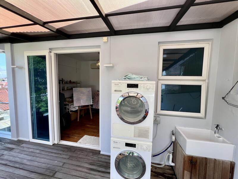 Thomson Hills, , 4 Bedrooms, 2,277 sqft, Corner Terrace For Sale, by Leo Low, 24903917 - Balcony with yard area (3rd level)  - PropertyGuru.com.sg