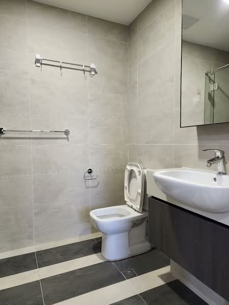 Parc Riviera, 103 West Coast Vale, 2 Bedrooms, 646 sqft, Condominium For Rent, by Wong Wai Quen  黄伟权, 24905308 - Common bathroom - PropertyGuru.com.sg