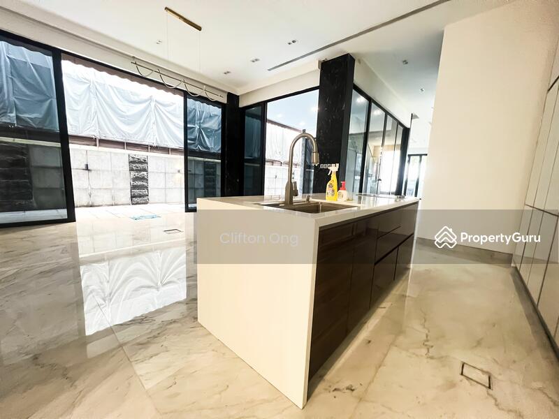 For Rent - Chartwell Drive