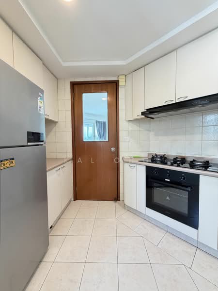 Burlington Square, 175 Bencoolen Street, 2 Bedrooms, 872 sqft, Apartment For Sale, by Kal Ong, 24908587 - PropertyGuru.com.sg