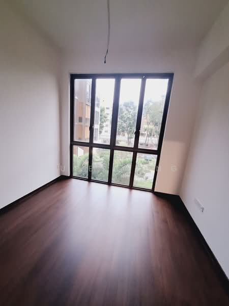 Parksuites Condominium For Sale at S$ 1,522,230 | PropertyGuru Singapore - Typical Large Windows for  an airy feel in the Master Bedroom