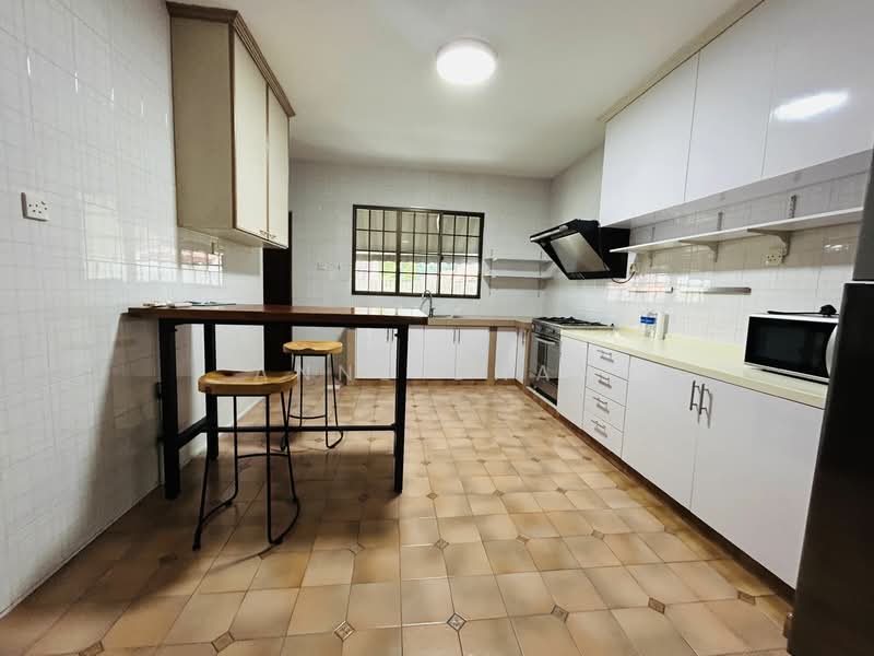 THOMSON RIDGE, 139B THOMSON RIDGE, 6 Bedrooms, 3,400 sqft, Semi-Detached House For Rent, by Anne Chan, 24910832 - PropertyGuru.com.sg