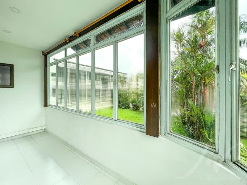 Walk to Tanglin Mall (2 mins), MRT (300 meters) - Large 2 Bedroom Walk up Apt, , 2 Bedrooms, 1,100 sqft, Apartment For Rent, by Jocelyn Wee, 24911380 - PropertyGuru.com.sg