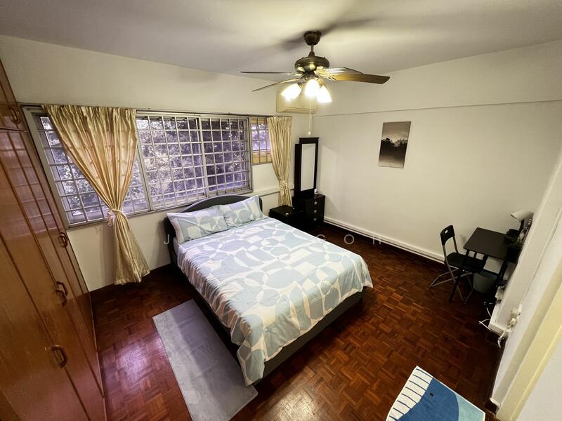 Master Bedroom (CR1)