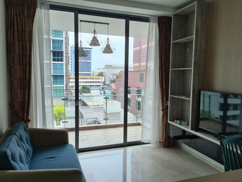 Marine Blue, 91 Marine Parade Road, 2 Bedrooms, 689 sqft, Condominium For Rent, by James Chua, 24912804 - PropertyGuru.com.sg