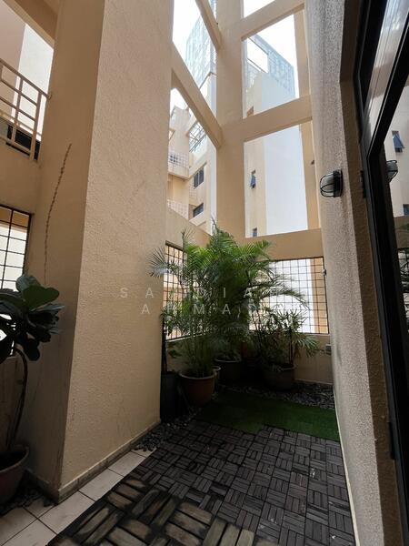 Tanglin View, 152 Prince Charles Crescent, 4 Bedrooms, 2,282 sqft, Condominium For Rent, by Saadiah Ahmad, 24916694 - PropertyGuru.com.sg