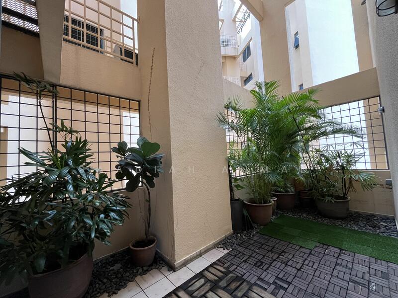 Tanglin View, 152 Prince Charles Crescent, 4 Bedrooms, 2,282 sqft, Condominium For Rent, by Saadiah Ahmad, 24916694 - PropertyGuru.com.sg