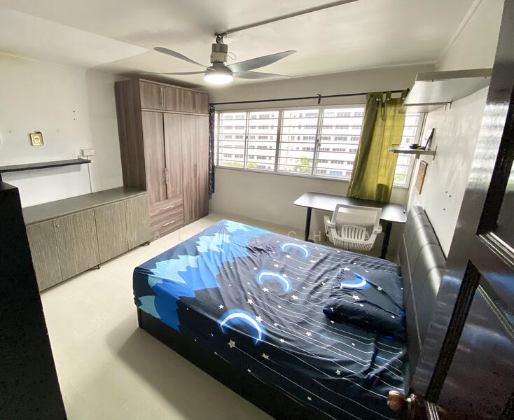 Common room with plenty of storage.