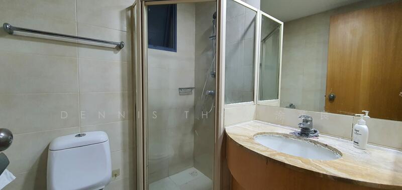 Blue Horizon, 21 West Coast Crescent, 4 Bedrooms, 1,163 sqft, Condominium For Rent, by Dennis Thor 涂英良, 24919946 - Common bathroom - PropertyGuru.com.sg