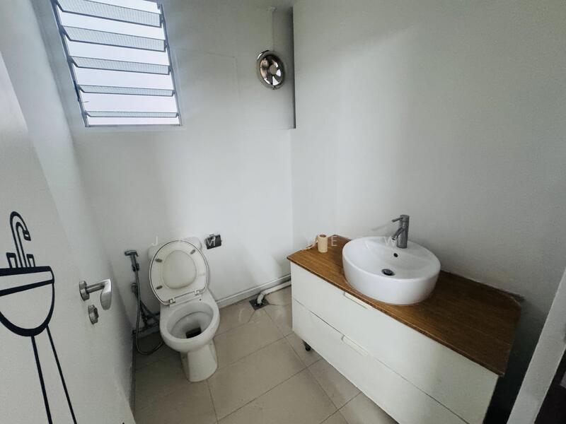 ❤️Kampong Bugis Office Retail Yoga Architect Warehousing❤️, 66 Kampong Bugis, 2,272 sqft, Warehouse For Rent, by James Yeow, 24926257 - CommercialGuru.com.sg