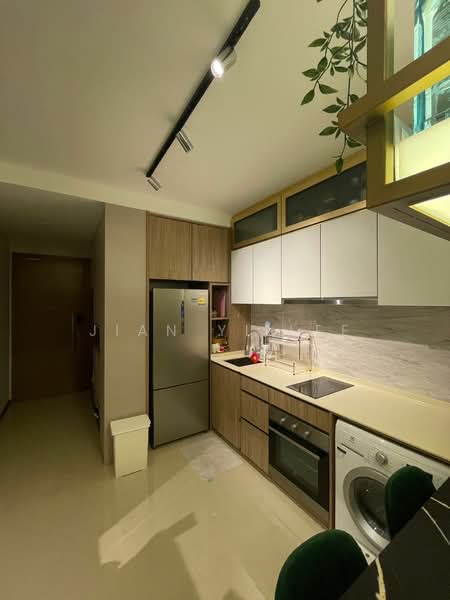 Kingsford Waterbay Condominium For Sale at S$ 1,098,000 | PropertyGuru Singapore - Kitchen