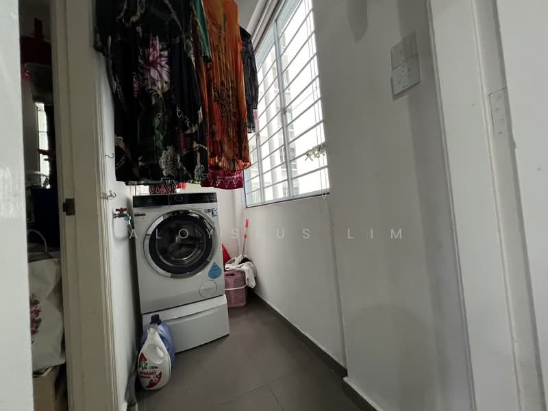 Monarchy Apartments, 51 Mandalay Road, 3 Bedrooms, 1,163 sqft, Apartment For Rent, by Aloysius Lim, 24928216 - PropertyGuru.com.sg