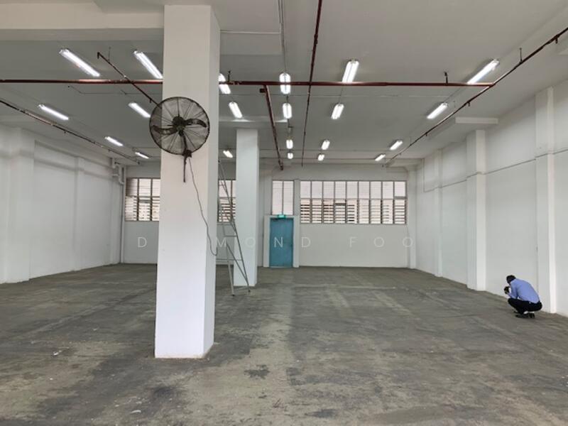 High ceiling light industrial near Aljunied MRT, , 3000 sqft, Light