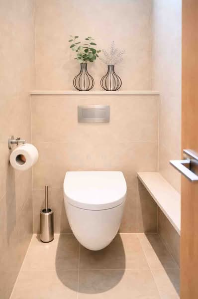 Residences 8, Lengkok Merak, 3 Bedrooms, 7,304 sqft, Semi-Detached House For Rent, by Samantha Sim, 24930044 - Bedroom 1’s bathroom  - PropertyGuru.com.sg