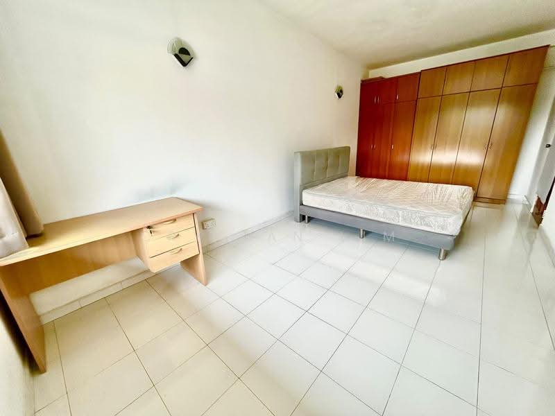 Michel Apartment, 291 Tanglin Road, Tanglin / Holland / Bukit Timah, 1 Bedroom, 800 sqft, Walk-up Apartment For Rent, by Crystan Lim, 24931175 - Bedroom - PropertyGuru.com.sg