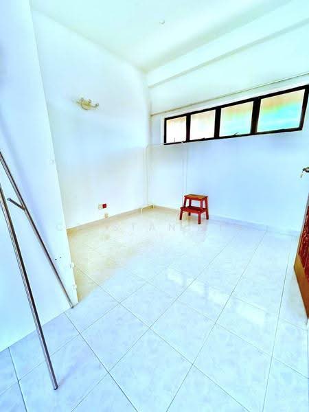 Michel Apartment, 291 Tanglin Road, Tanglin / Holland / Bukit Timah, 2 Bedrooms, 801 sqft, Walk-up Apartment For Rent, by Crystan Lim, 24932149 - Study - PropertyGuru.com.sg