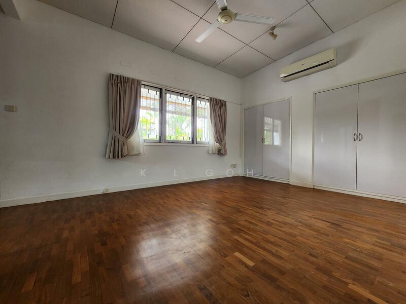 For Rent - ⭐️⭐️LANDED7772@2 STOREY BUNGALOW WITH POOL AT SUNSET VICINITY