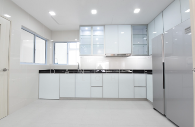 For Rent - Nassim Jade