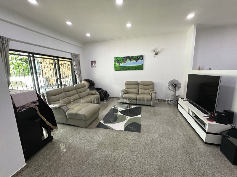 999 years Landed, 3storey Inter Terrace in Kovan, District 19 for Sale