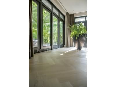 For Sale - ELEVATED D10 BUNGALOW!!