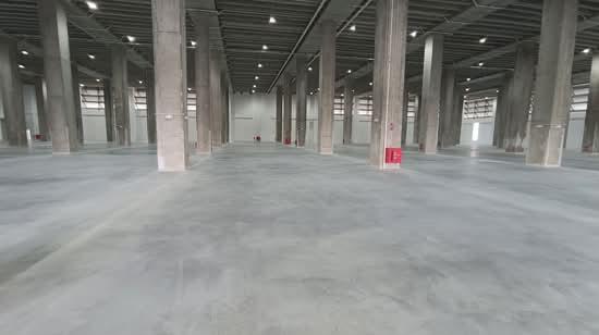 Image showcasing Ramp up warehouse with high ceilings, , 200000 sqft, Warehouse For Rent ...