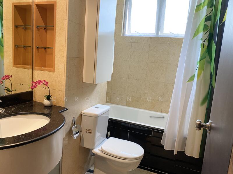 The Springs, 3 Moulmein Rise, 2 Bedrooms, 1,012 sqft, Apartment For Rent, by Carollyn Ong, 24942332 - Master Bathroom - PropertyGuru.com.sg