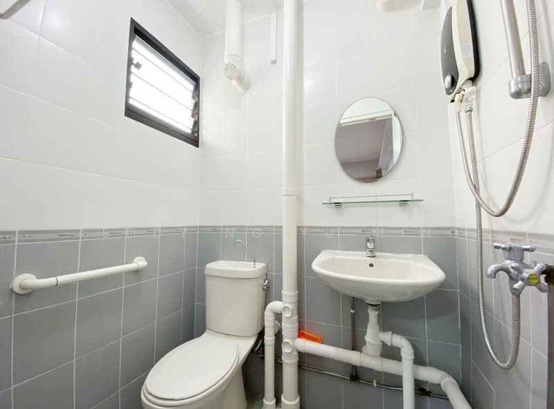 122 Bedok North Street 2, 122 Bedok North Street 2, 2 Bedrooms, 721 sqft, HDB Flat For Rent, by Teddy Ng Yu Ming, 24944010 - PropertyGuru.com.sg