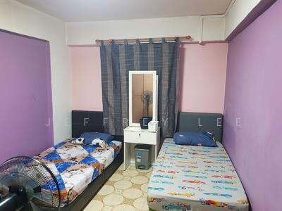 For Rent - 206 Marsiling Drive