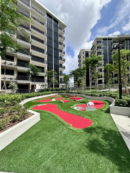 Sengkang Grand Residences, 80 Compassvale Bow, 1 Bedroom, 474 sqft, Condominium For Rent, by Michelle Ong, 24945142 - Mini Golf - PropertyGuru.com.sg