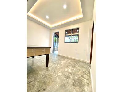 For Rent - Rare Landed 2 Bedrooms with Own Entrance, Bathroom, Kitchen & Garden!!!