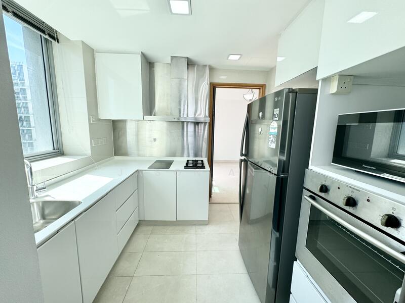 Park Infinia at Wee Nam, 2 Lincoln Road, 3 Bedrooms, 1,130 sqft, Condominium For Rent, by Jason Ang, 24947107 - Kitchen area - PropertyGuru.com.sg