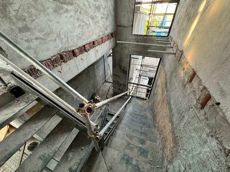 ❤️GIANT⚡️Brand New 3 Lvls Semi-D by Da Vinci Land w Pool, Lift& Attic, Aida Street / Opera Estate / East Coast, 5 Bedrooms, 5,900 sqft, Semi-Detached House For Sale, by Lynn Tiang, 24947536 - PropertyGuru.com.sg
