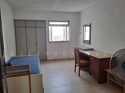 For Rent - 107 Jurong East Street 13
