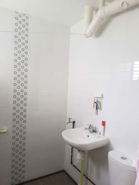 230 Tampines Street 24, 230 Tampines Street 24, 3 Bedrooms, 1,300 sqft, HDB Flat For Rent, by Michelle Leng, 24955873 - PropertyGuru.com.sg