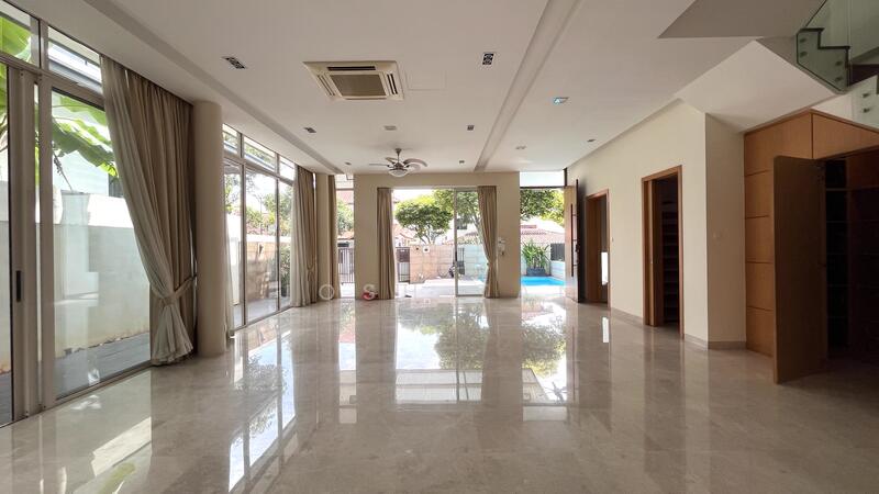 1st Storey (Hall 1b)