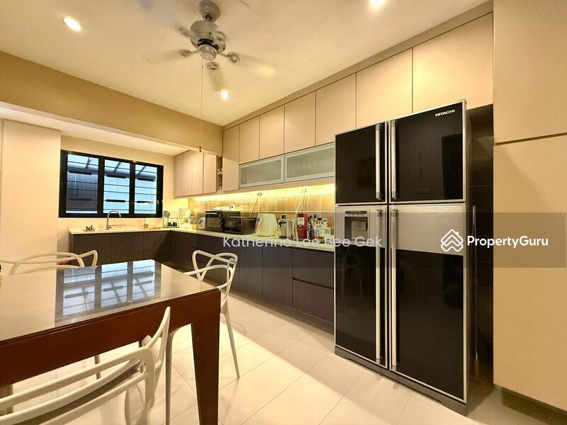 For Sale - ⭐⭐LANDED7772@ Renovated Semi Detached in Mugliston Hill
