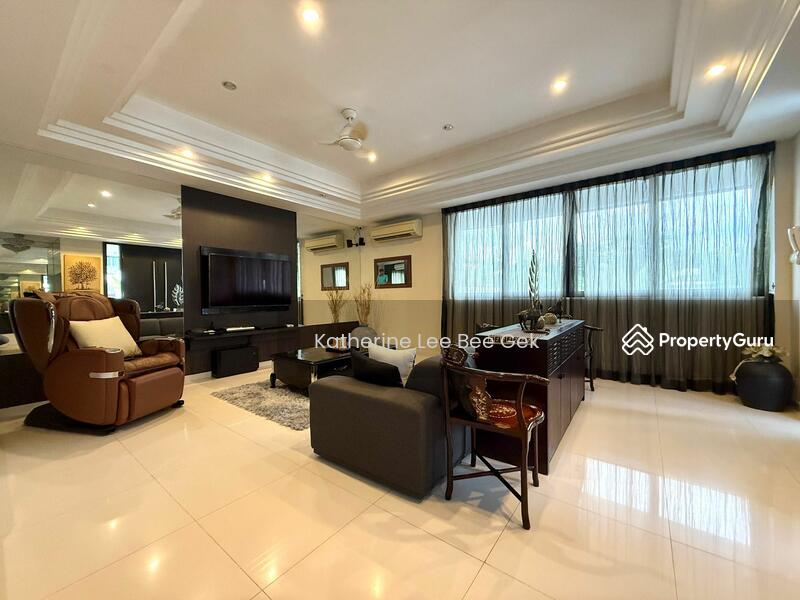 For Sale - ⭐⭐LANDED7772@ Renovated Semi Detached in Mugliston Hill