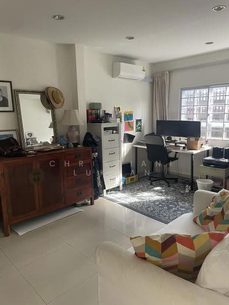 Namly Drive, Namly Drive, Tanglin / Holland / Bukit Timah, 4 Bedrooms, 3,500 sqft, Semi-Detached House For Rent, by Christiani Lukman, 24961594 - PropertyGuru.com.sg
