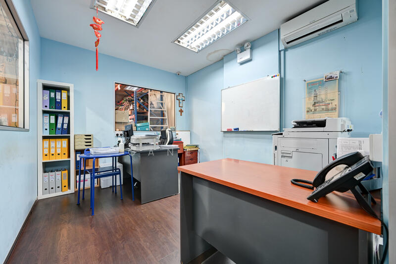 Pioneer Lot, 31D Benoi Road, 10,473 sqft, Factory / Workshop (B2) For Sale, by Ganesh ., 24965037 - CommercialGuru.com.sg