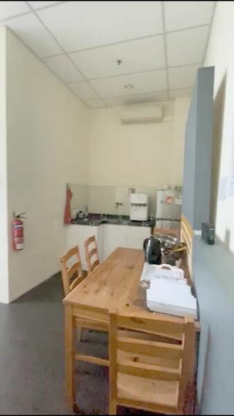 Tradehub 21, 18 Boon Lay Way, 250 sqft, Light Industrial (B1) For Rent, by Jensen Toh 卓新智, 24965650 - CommercialGuru.com.sg