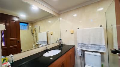 For Sale - Kembangan mrt freehold 3 storeys move in condition