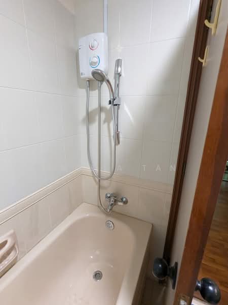 Highgate, 66 Highgate Crescent, Clementi Park / Upper Bukit Timah, 3 Bedrooms, 1,270 sqft, Condominium For Rent, by Angela Tan, 24978459 - PropertyGuru.com.sg