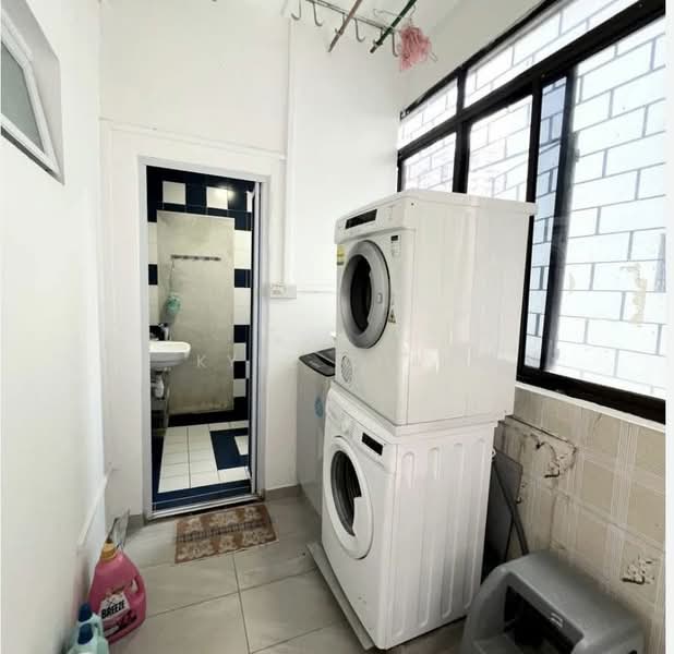 For Rent - Cavenagh Gardens