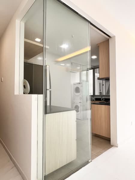 The Lakeshore, 29 Jurong West Street 41, 3 Bedrooms, 1,173 sqft, Condominium For Rent, by James Fong, 24979520 - Renovated Enclosed Kitchen - PropertyGuru.com.sg