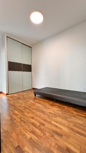 The Lakeshore, 29 Jurong West Street 41, 3 Bedrooms, 1,173 sqft, Condominium For Rent, by James Fong, 24979520 - Bedroom 03 - Without Bed - PropertyGuru.com.sg