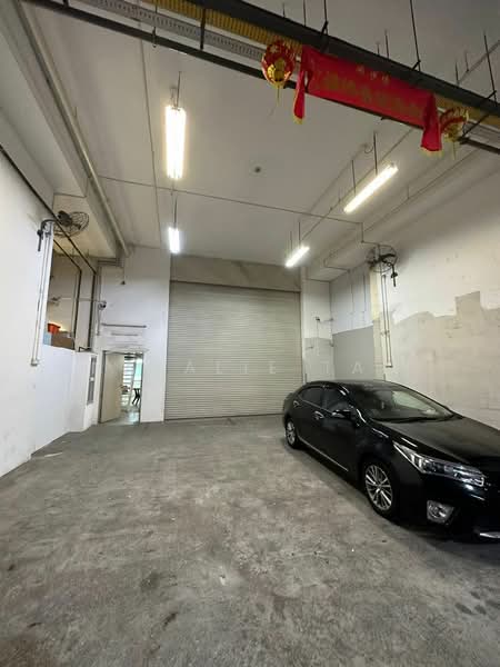 Wcega Plaza, 1 Bukit Batok Crescent, 2,389 sqft, Light Industrial (B1) For Rent, by Natalie Tan, 24981331 - CommercialGuru.com.sg