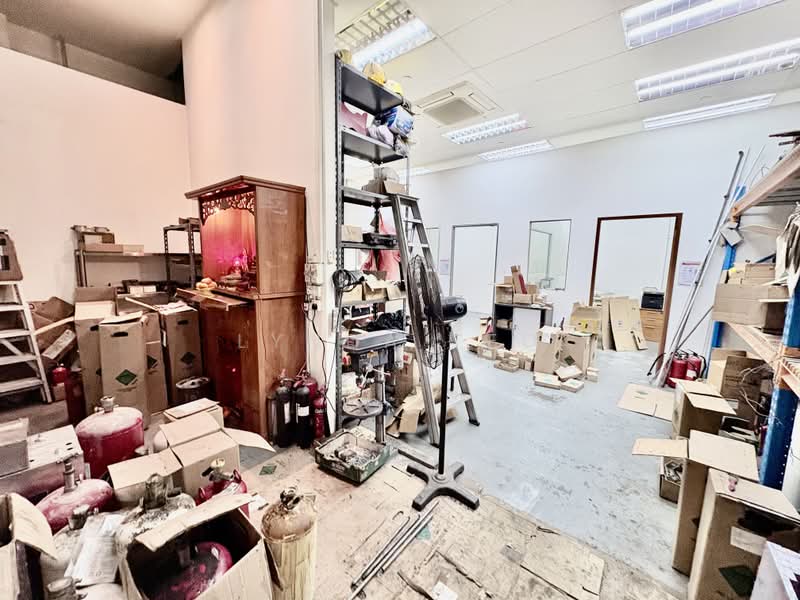 Pioneer Point, 5 Soon Lee Street, 969 sqft, Factory / Workshop (B2) For Sale, by Lynda Teo, 24981705 - CommercialGuru.com.sg